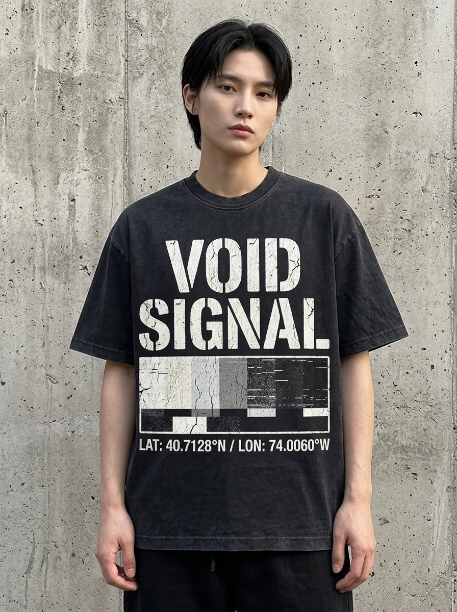 T-Shirt Oversize Void Signal – getragen